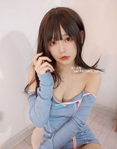办公室玩弄娇喘秘书在线观看_剧情片HD在线观看